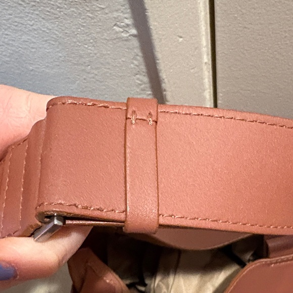 Everlane The Italian Leather Studio Bag in Cognac Timeless Classic Minimalist - Picture 4 of 10